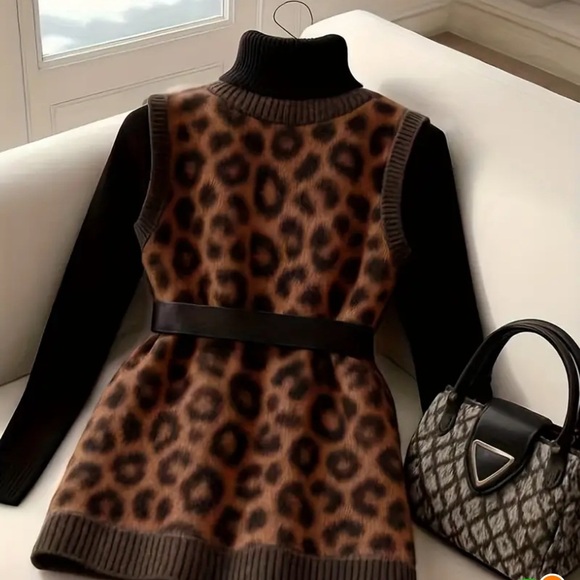 Leopard Print Sleeveless Vest - Picture 2 of 5